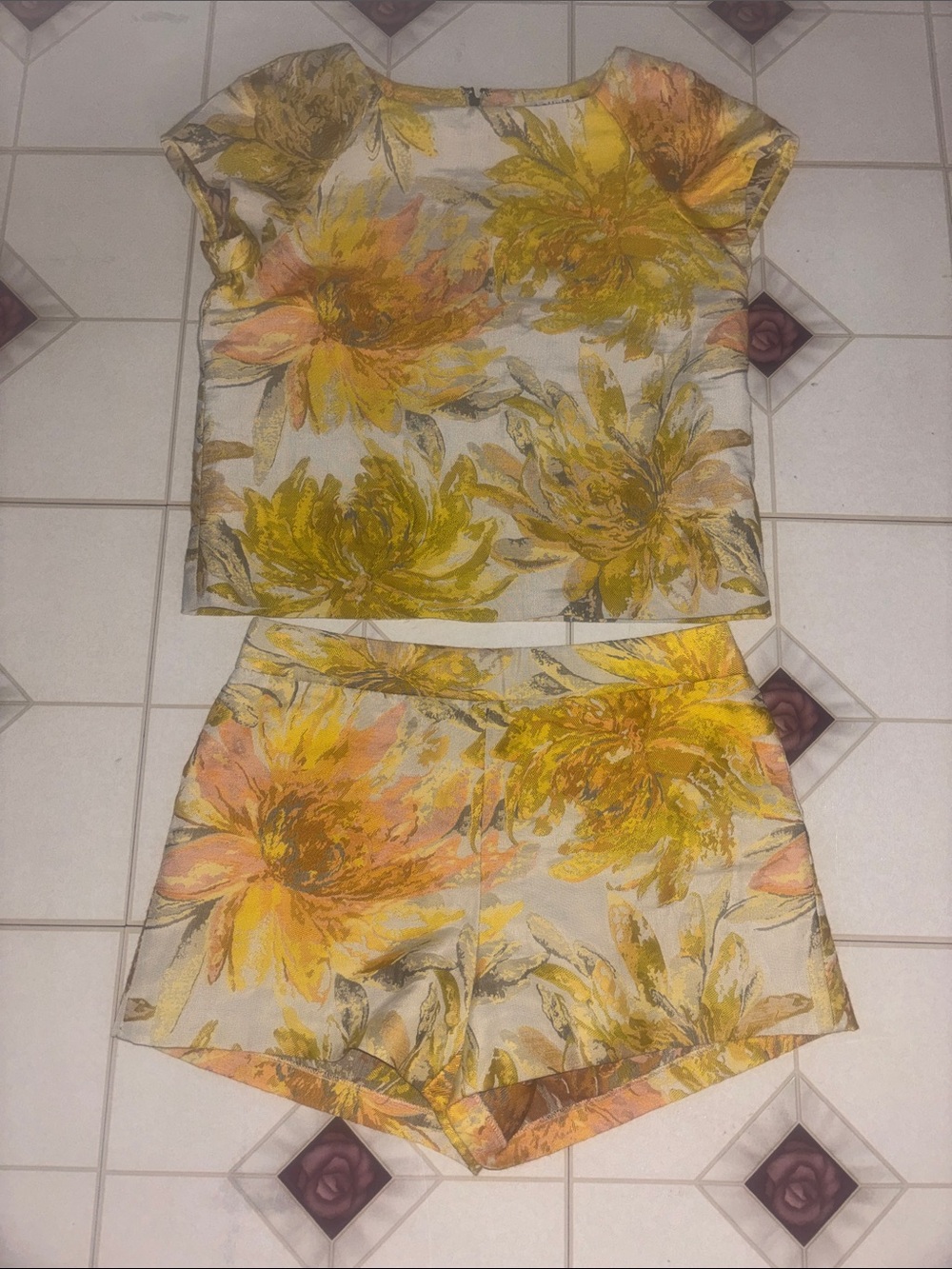 Alice + Olivia Yellow and Cream Floral High-Waist Shorts set